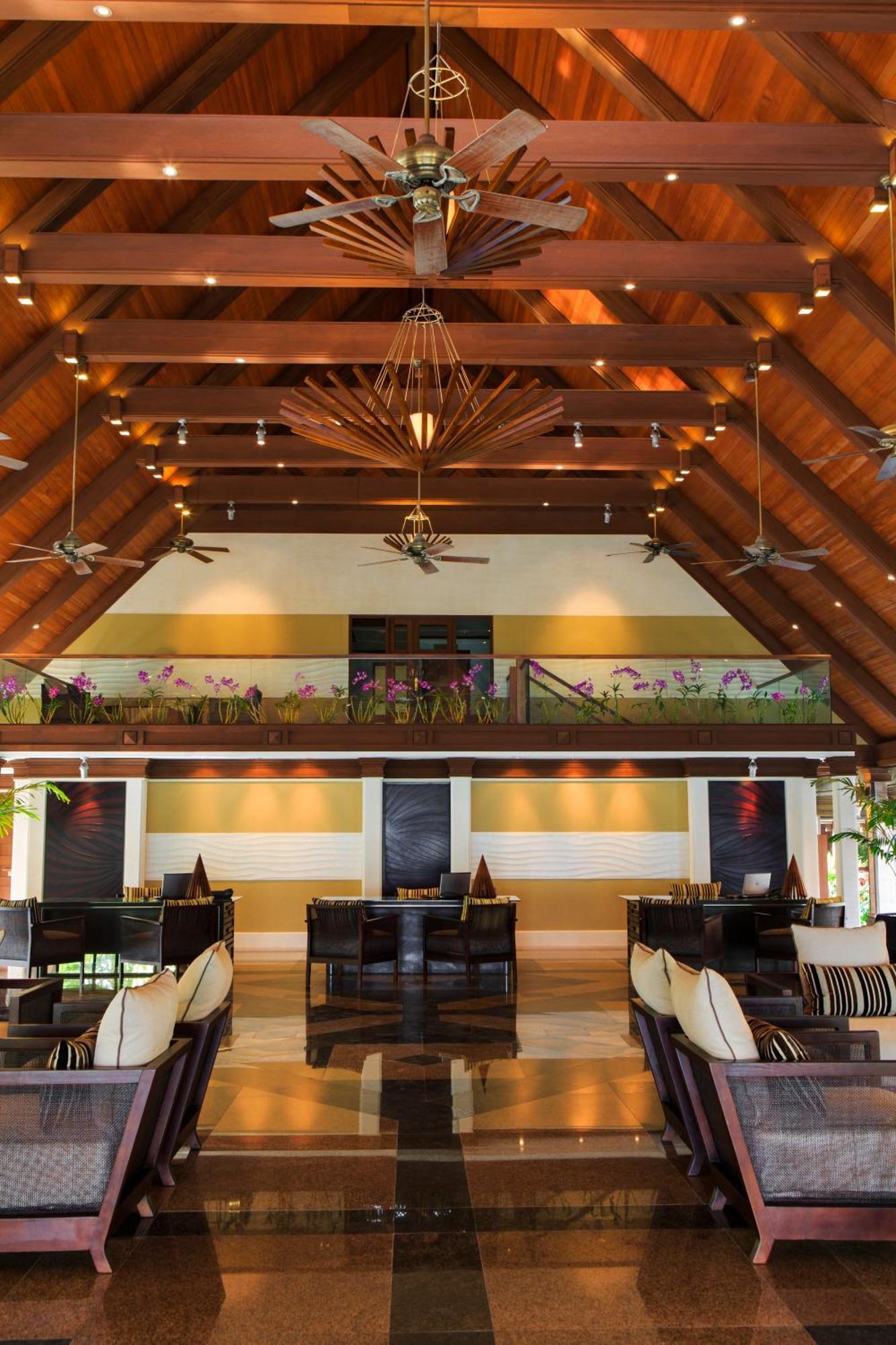 คุรุมบา มัลดีฟส์ Hotel Vihamanaafushi ภายนอก รูปภาพ Interior of the restaurant
