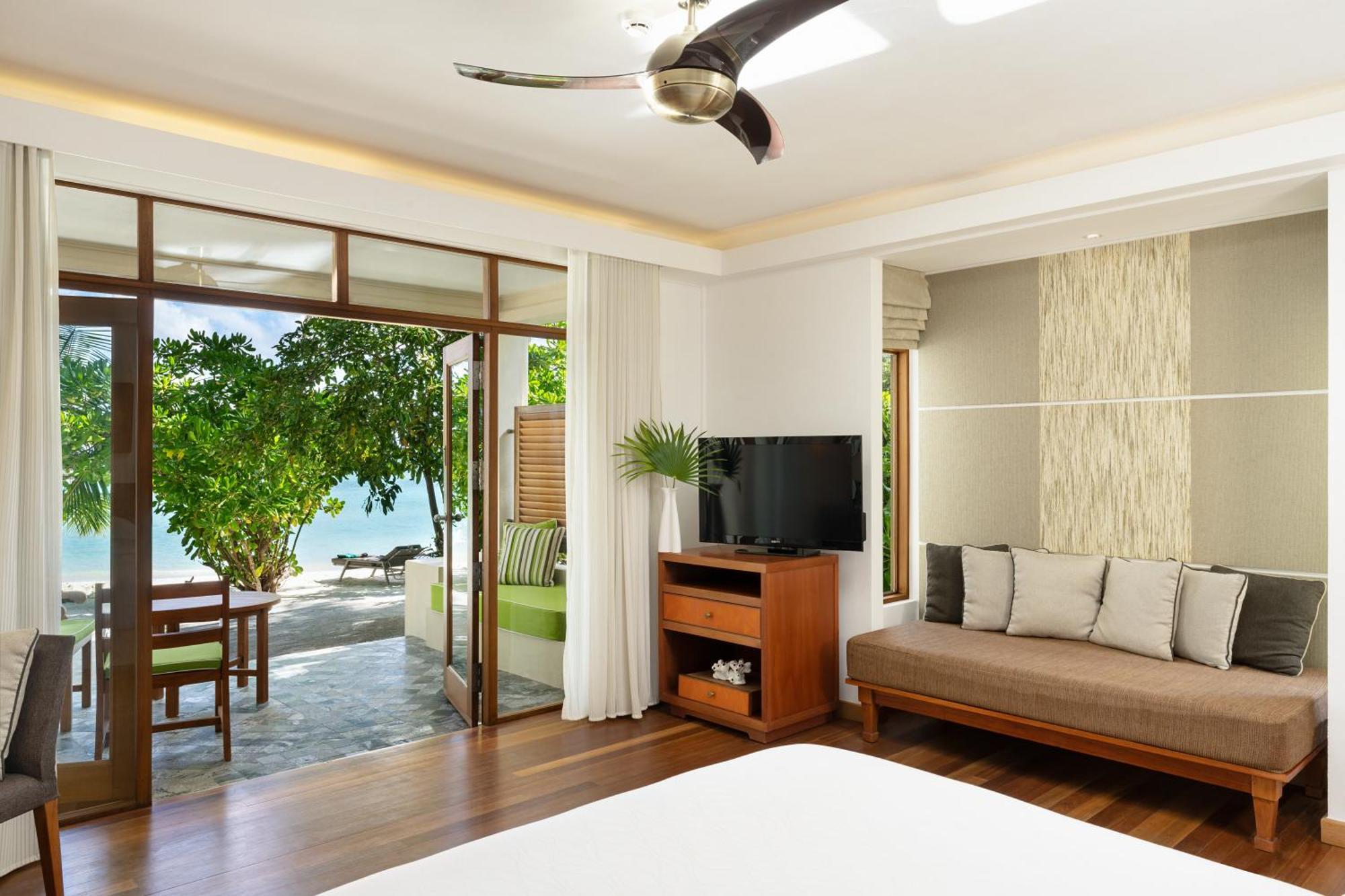 คุรุมบา มัลดีฟส์ Hotel Vihamanaafushi ภายนอก รูปภาพ Beachfront Deluxe Room